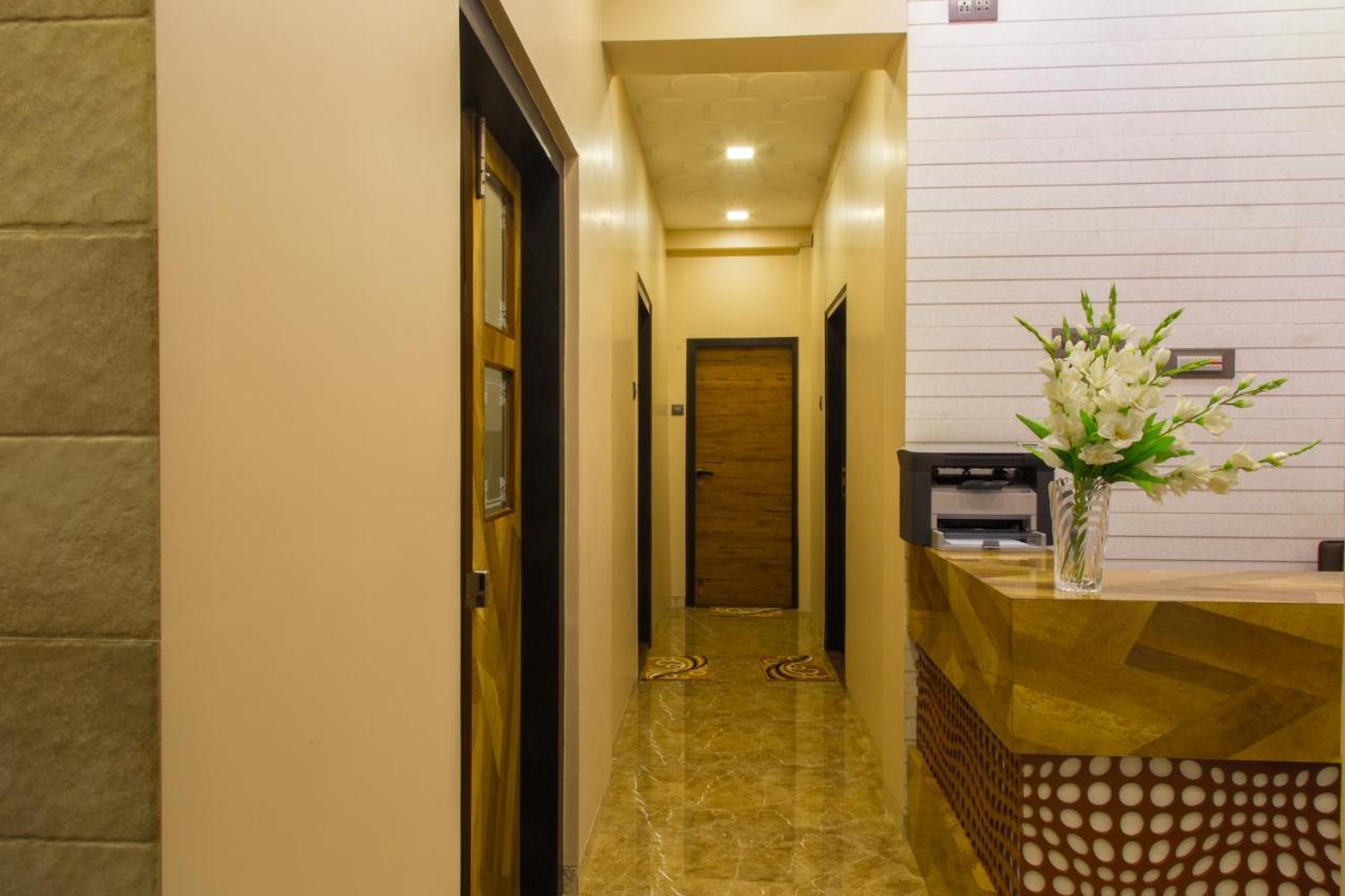 Hotel Tourister Mumbai Exterior foto